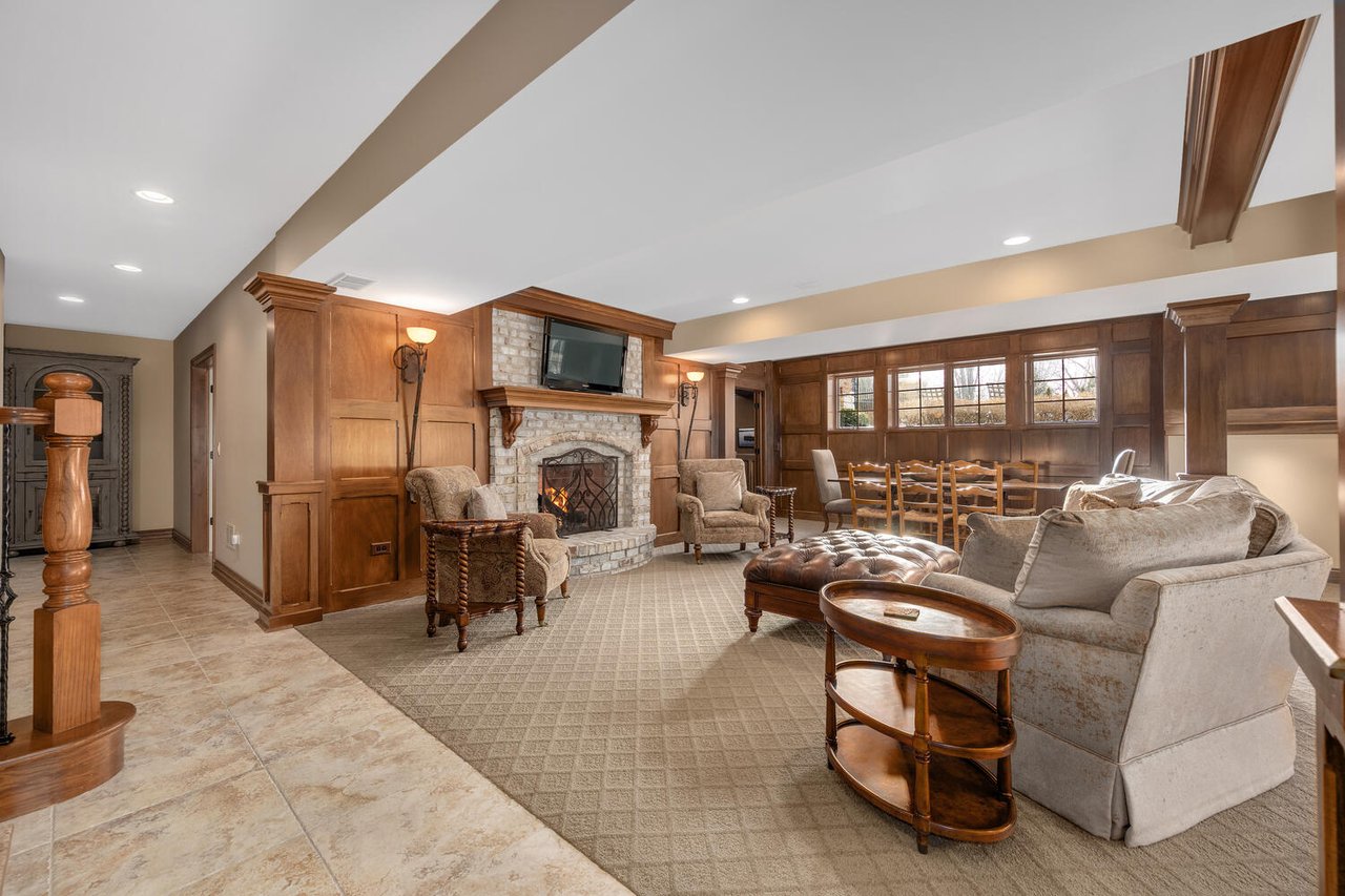 3723 Grand View Ct, St. Charles IL. - Luxury Living in the Tradition Neighborhood