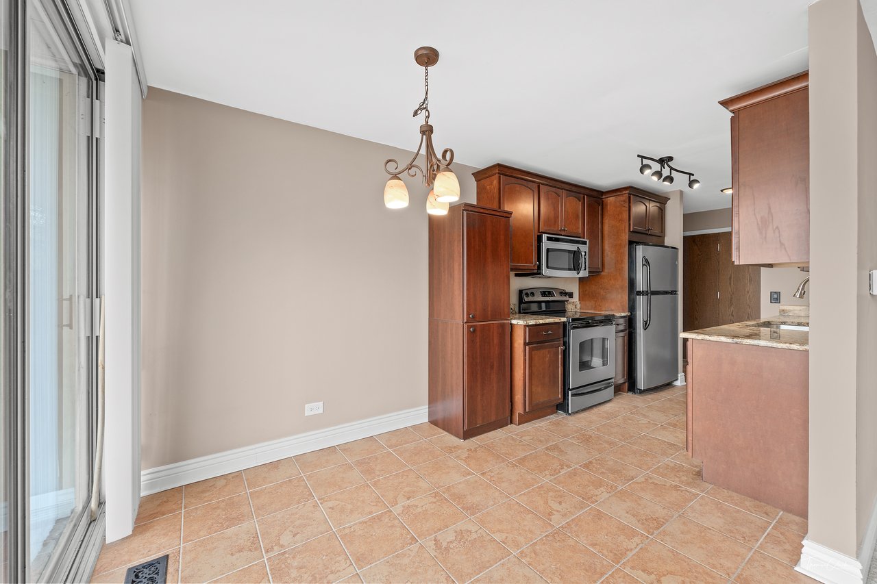 5950 OAKWOOD Drive Unit: 1D