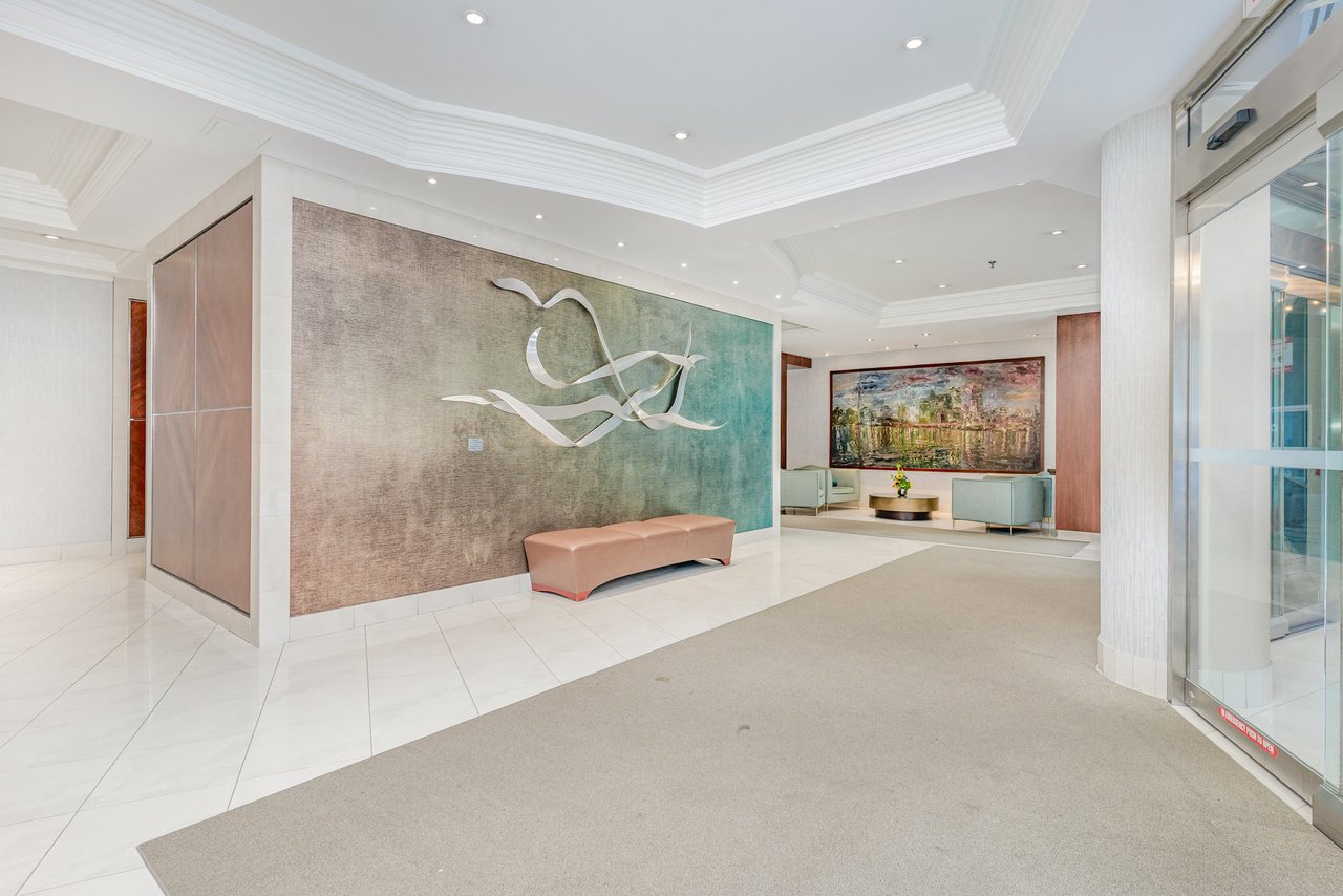 300 Bloor Street East, Suite 2107
