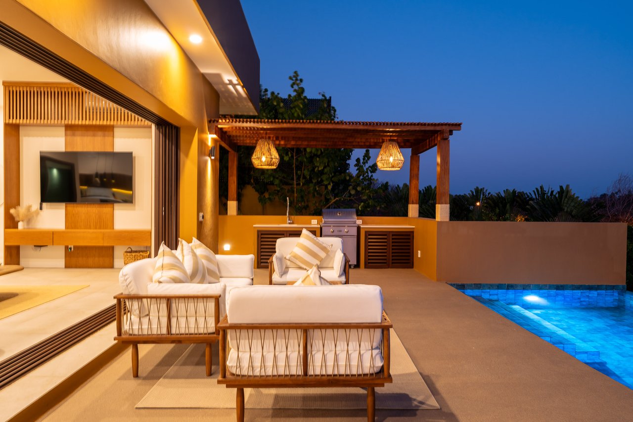 5 Bedroom, Single Family Home, La Cañada Casa A 