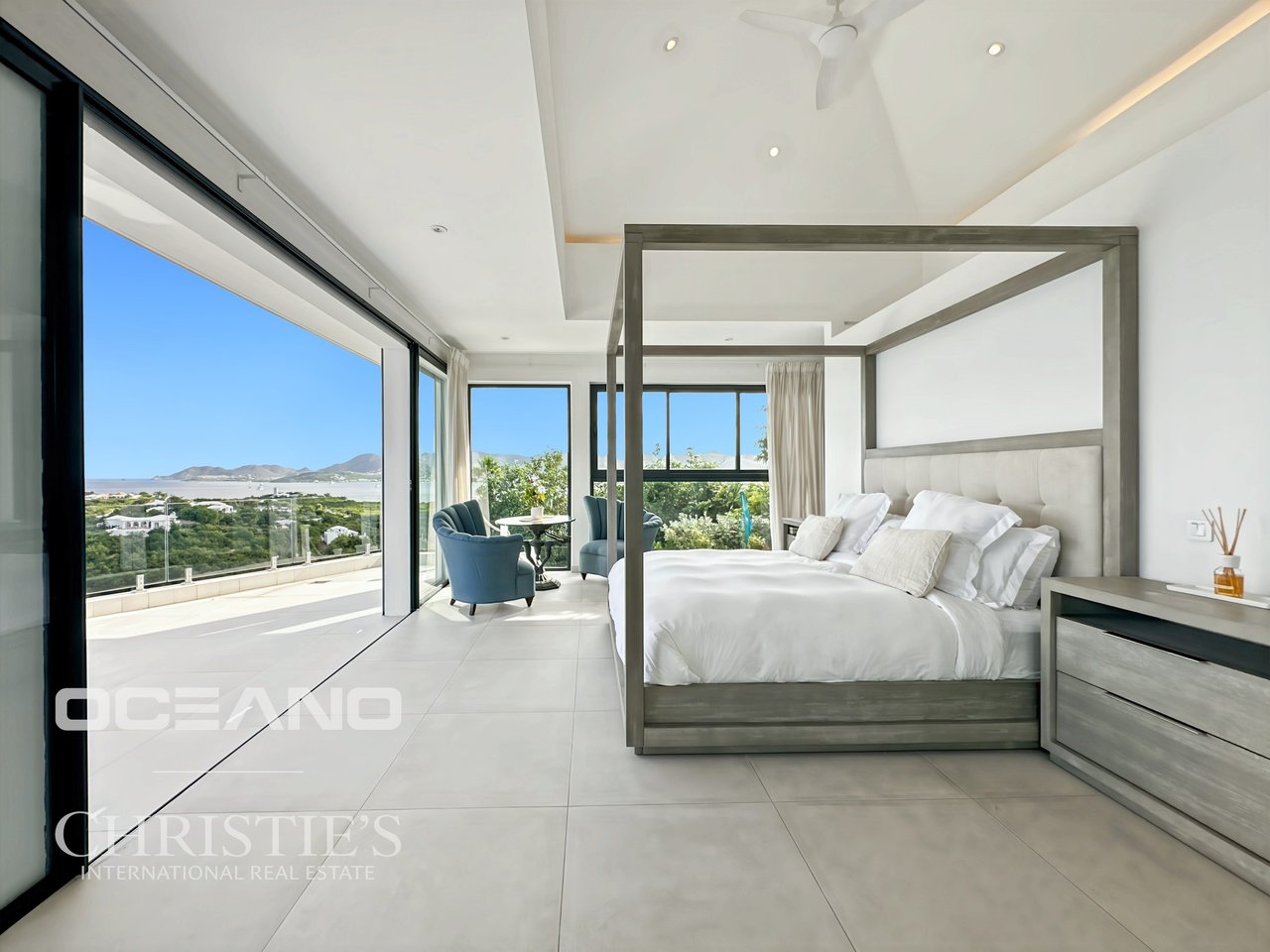 Cliffside Villa - Mont Rouge