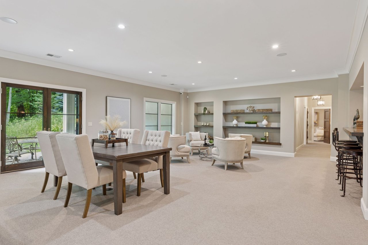 405 Carpenters Point, Wayzata