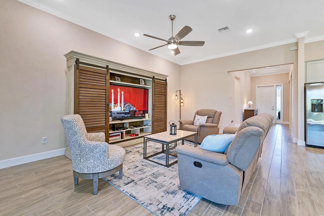 4724 SW Briarwood Ct