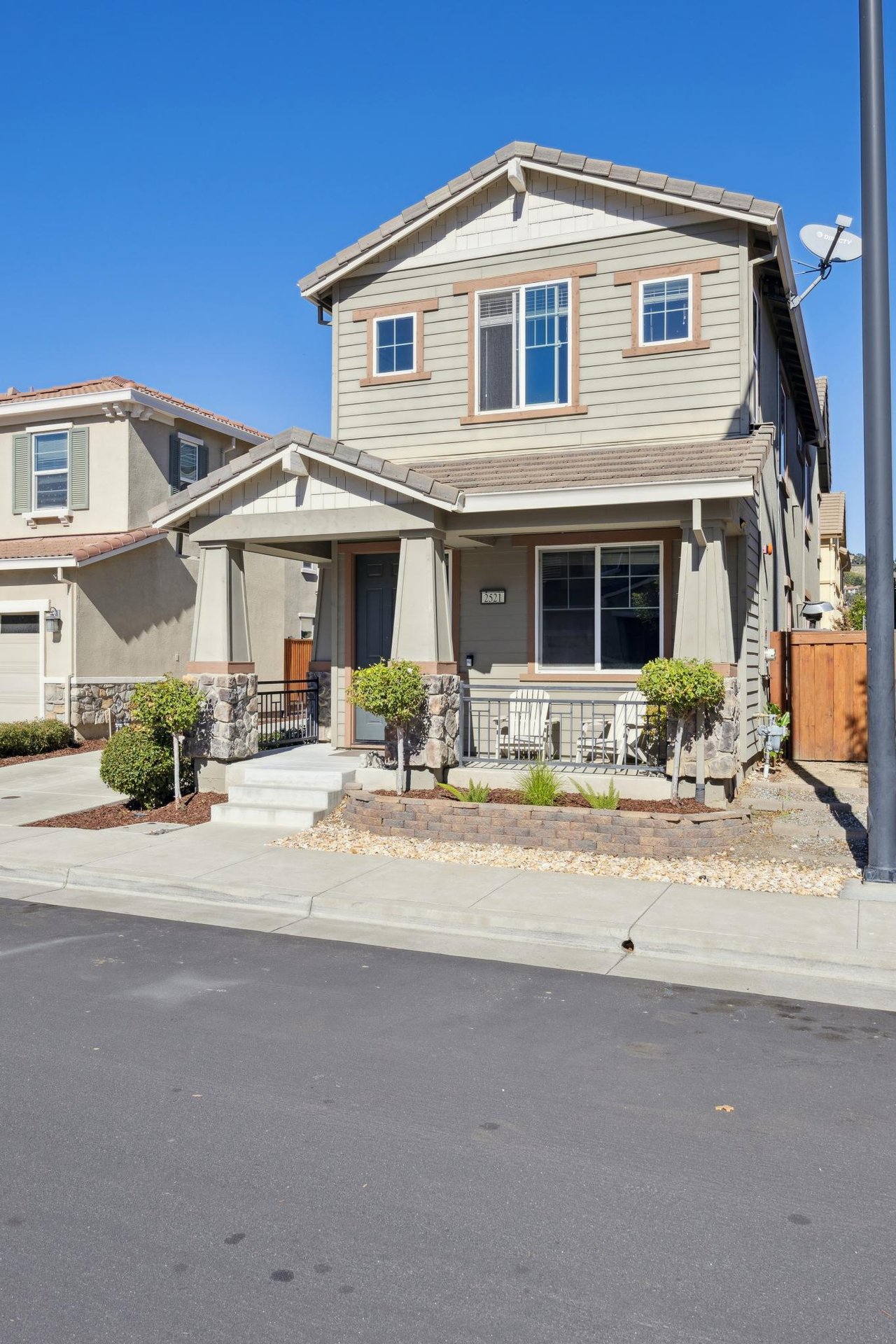2521 Apricot Way