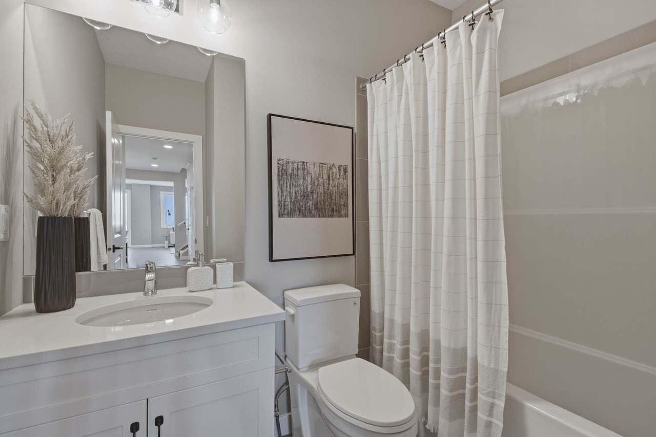 135 Belvedere Crescent SE