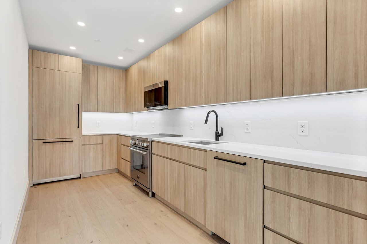 12-16 30th Ave, Unit 202