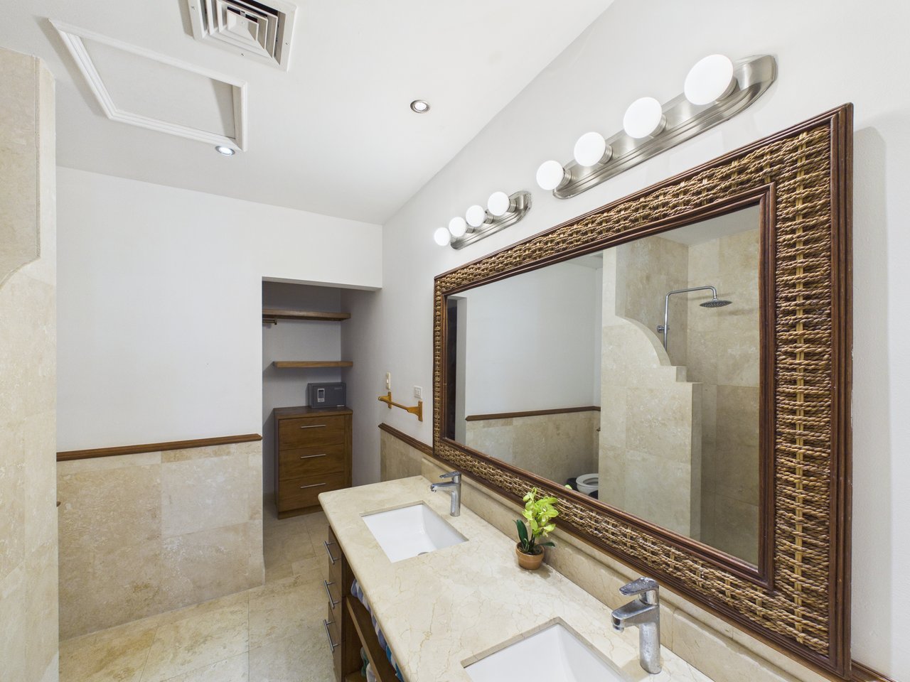 Casa Nanik, Villa 1307, Pristine Bay