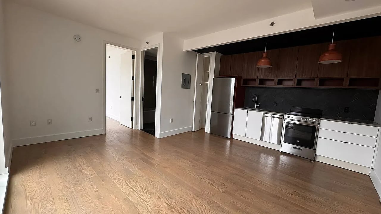 824 Lexington Ave 4I