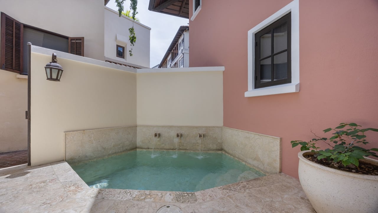 La Antigua Unit 16 - Home Steps From the Beach