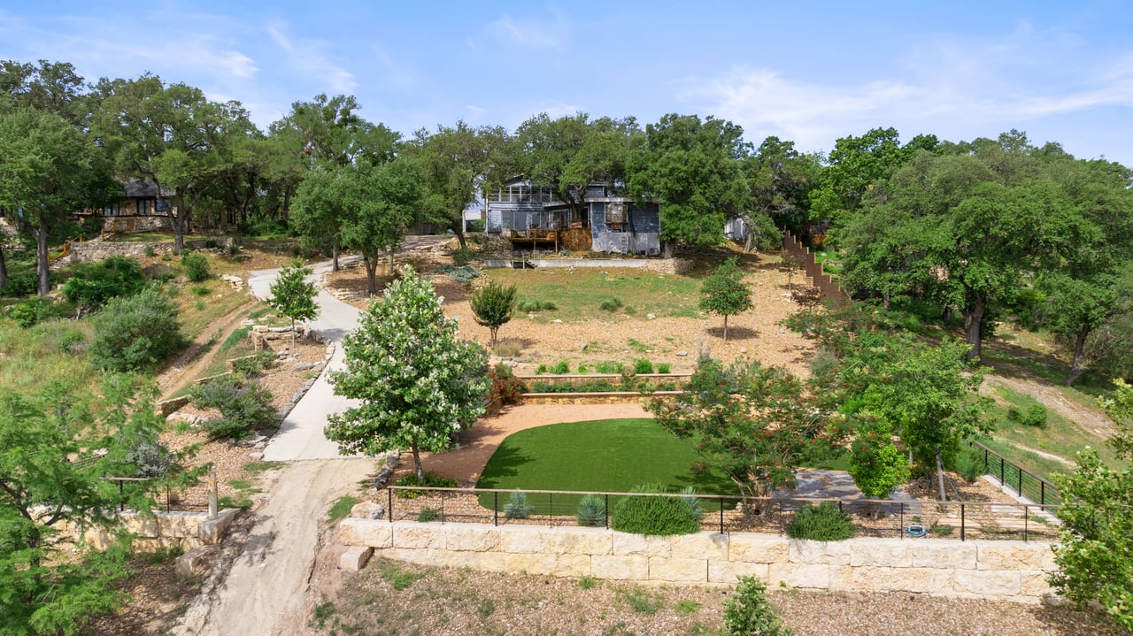 907 Lake Shore Dr.
