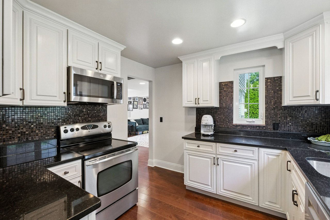 590 Kenilworth Dr