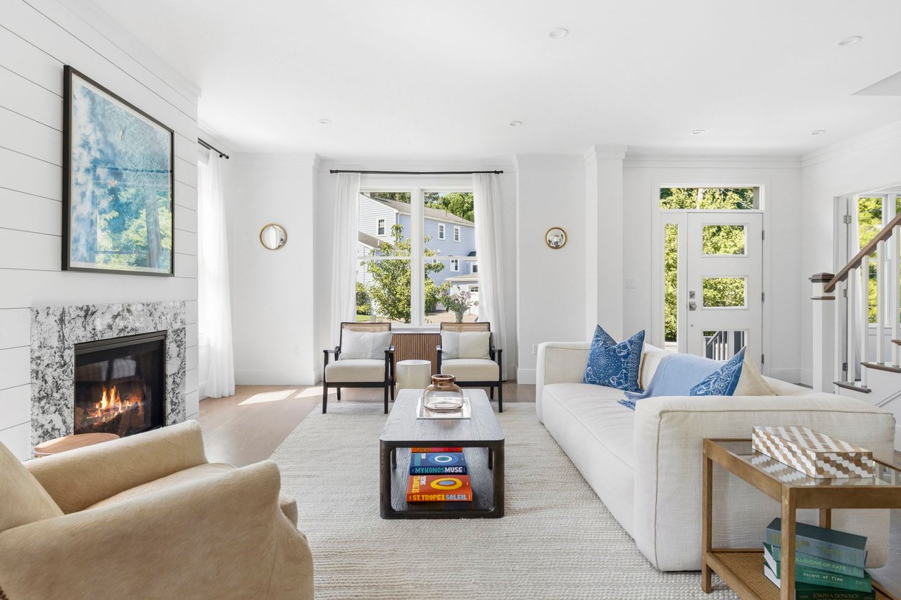 36 NEILLIAN CRESCENT