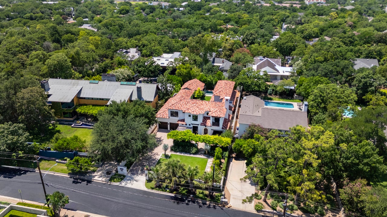 1308 Meriden Lane