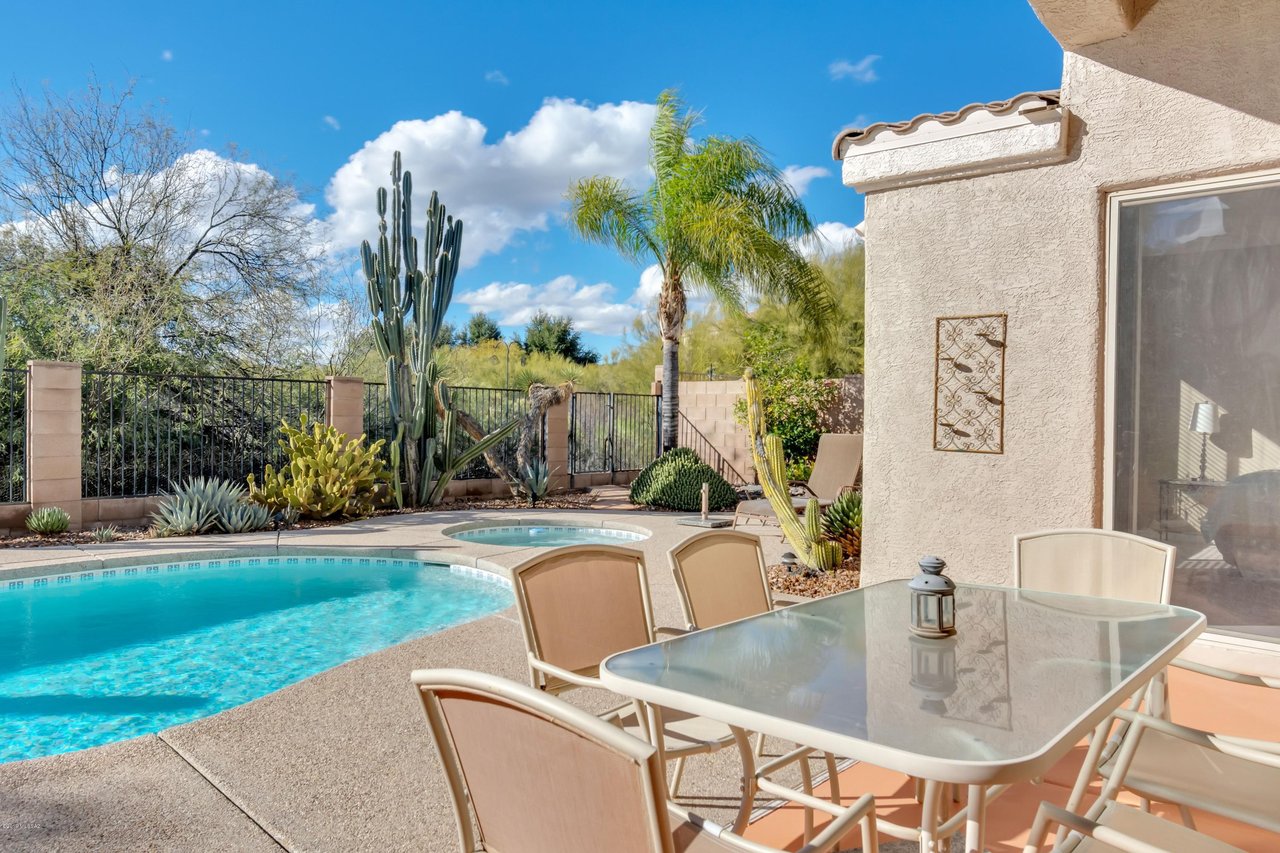 360 W Sacaton Canyon Dr