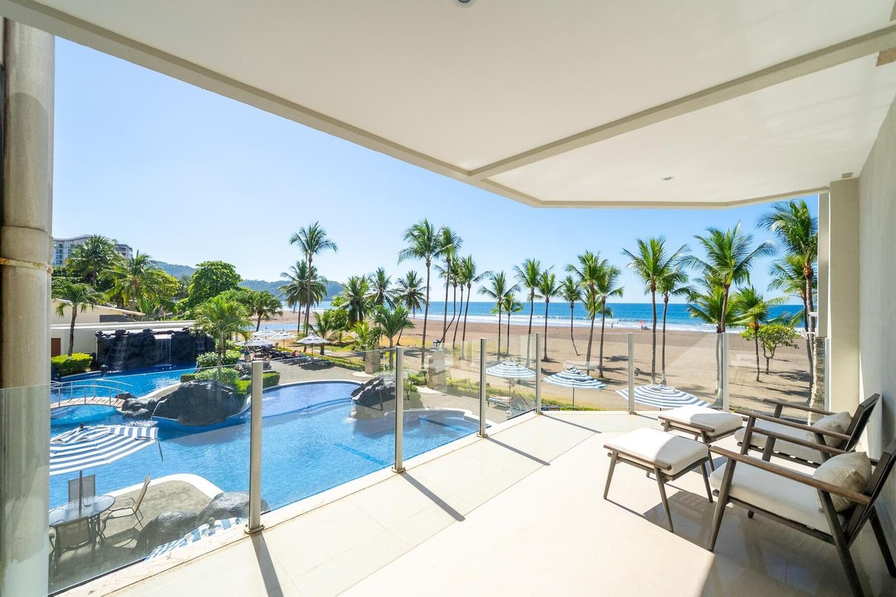 Remodeled Beachfront Condo, Jaco, Puntarenas