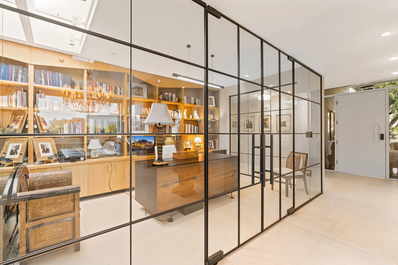 5905 N ECHO CANYON Lane