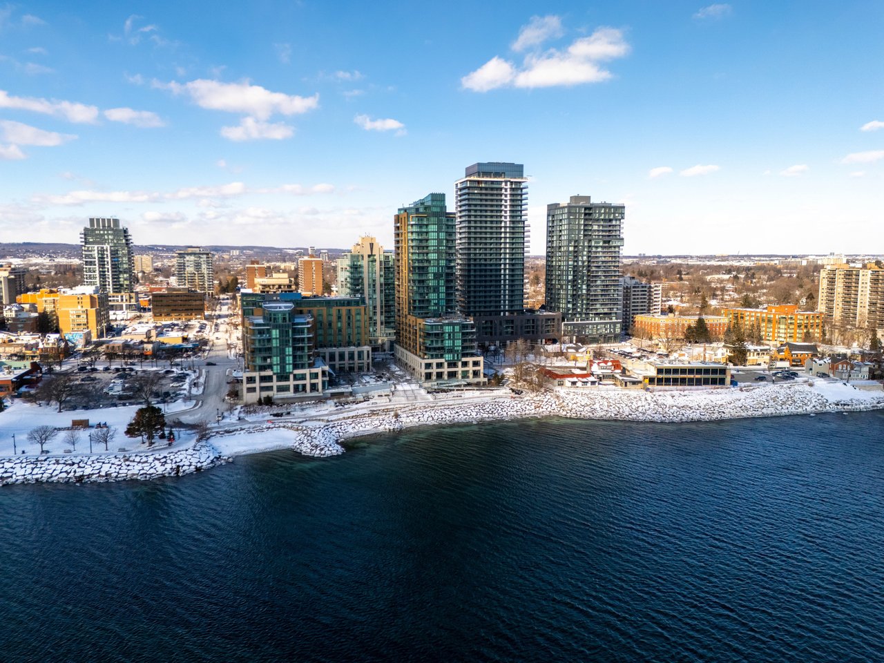 304-2060 Lakeshore Road, Burlington