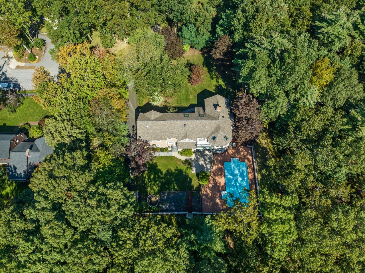 4 Leslie Rd