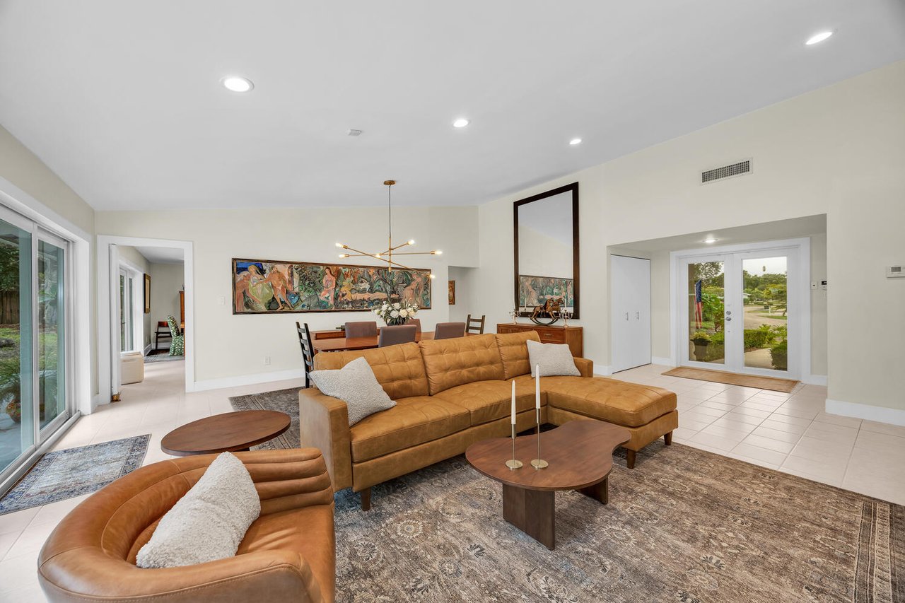 Spacious Living on a Private Cul-de-Sac