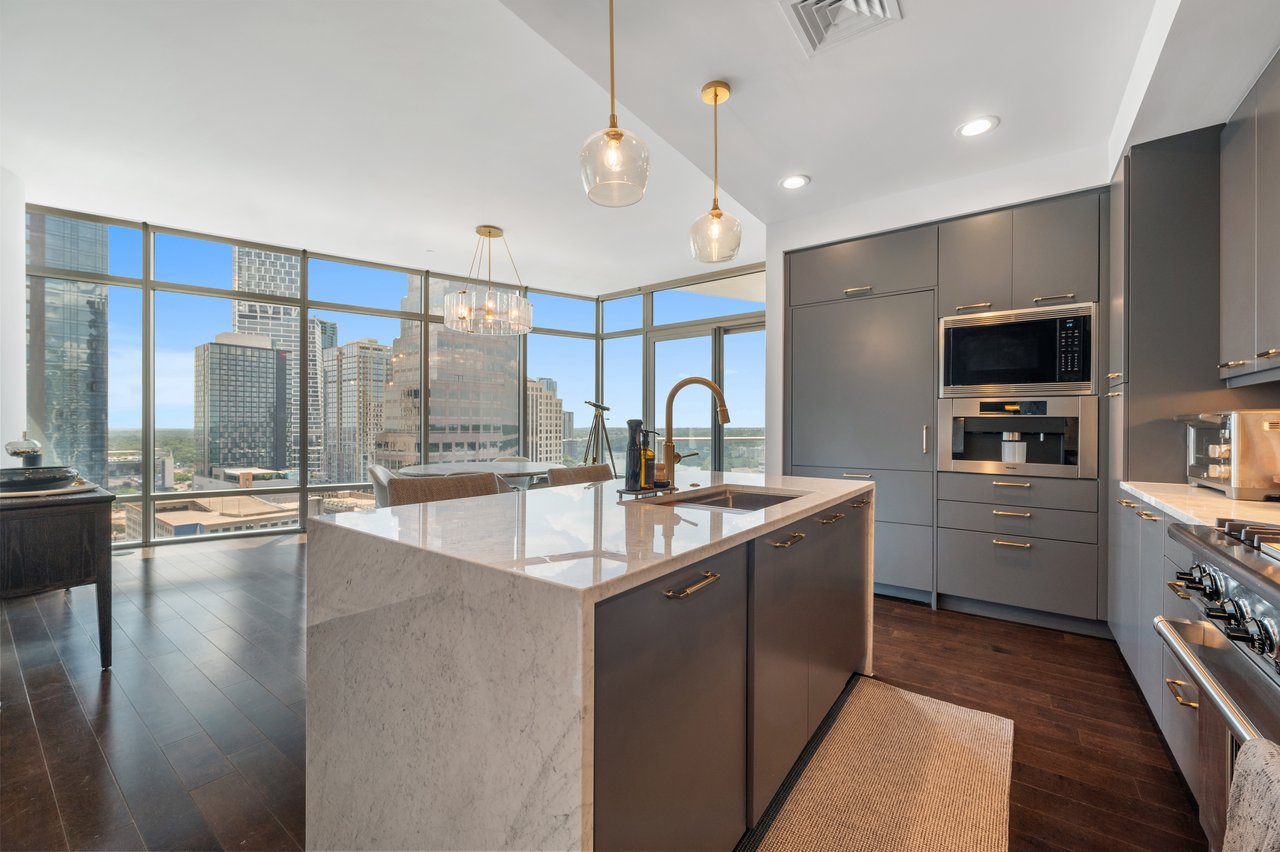 200 Congress Avenue #19F