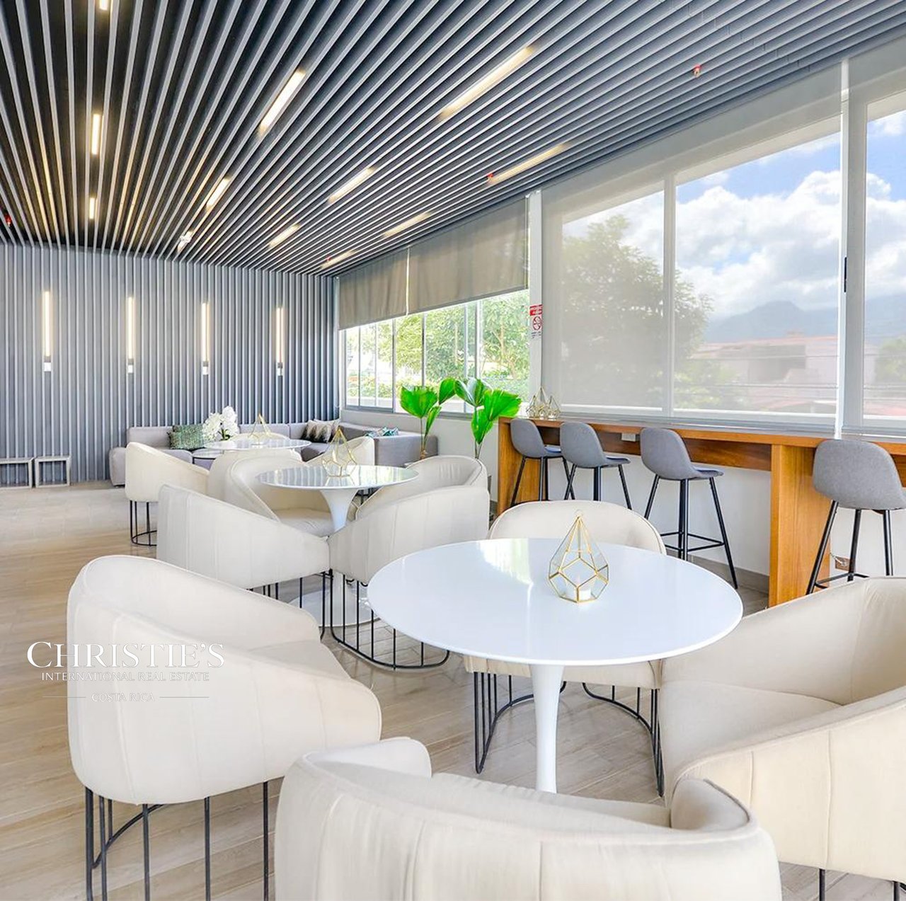 Contemporary 15th Floor Residence at U Nunciatura – Rohrmoser
