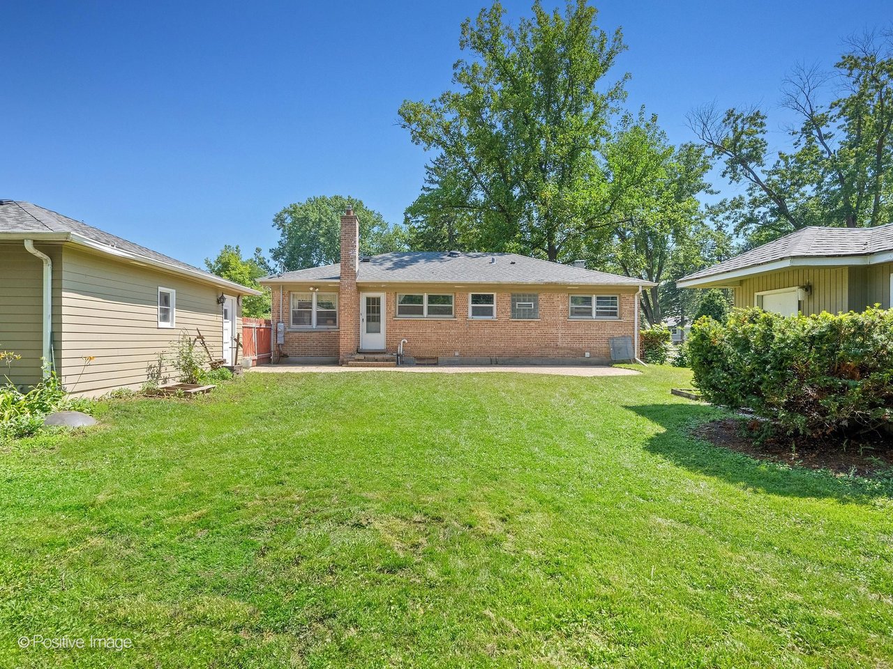 1019 Wakeman Ave, Wheaton IL – Solid Brick Ranch in the Hawthorne Subdivision Listed at $429,900