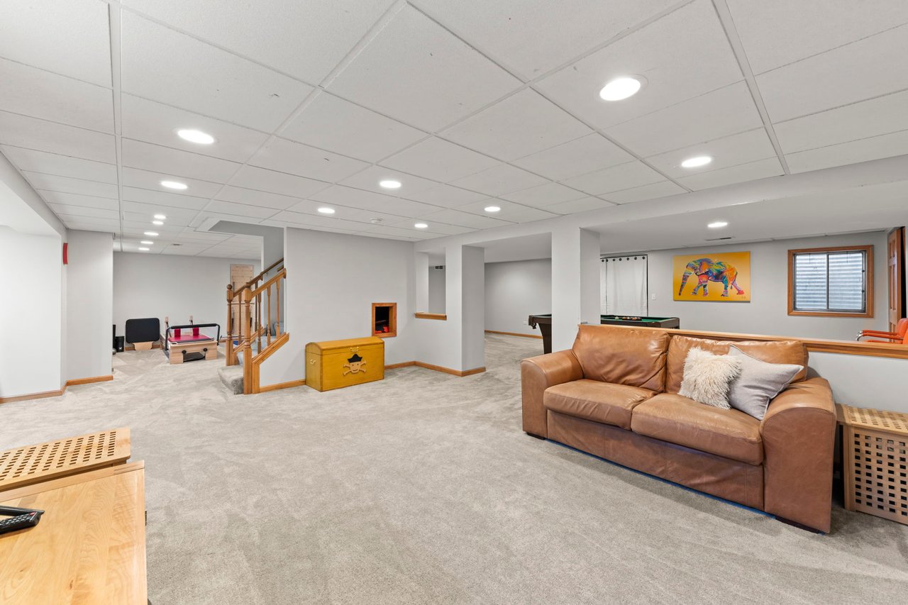 2689 Fox River Ln