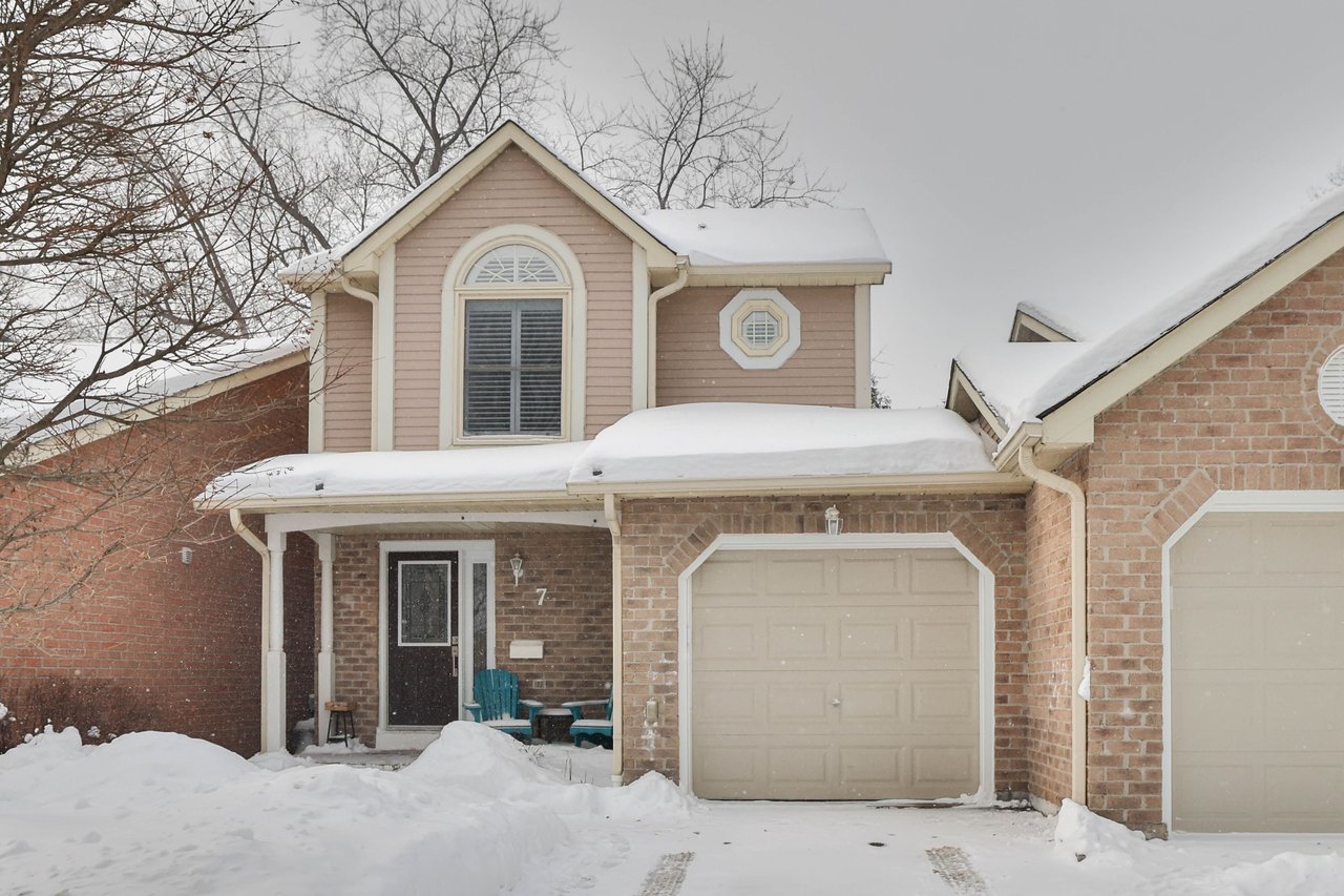 5255 Lakeshore Road 7