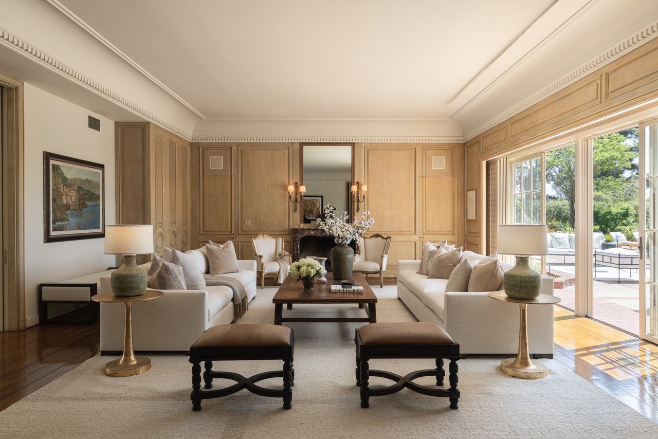 1025 N Crescent Dr, Beverly Hills