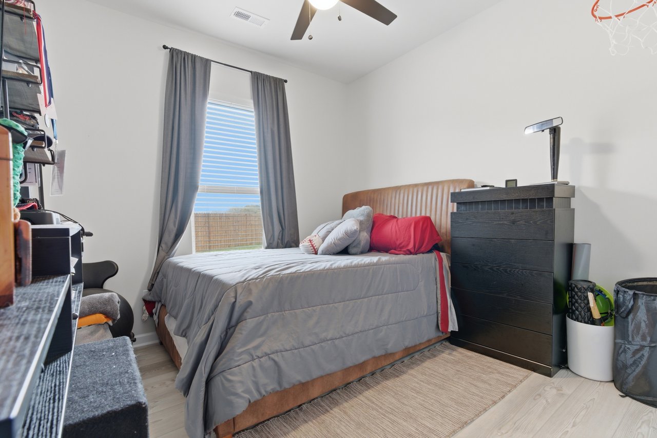 4BR Cul-de-Sac Home in Madison City Schools with Modern Finishes