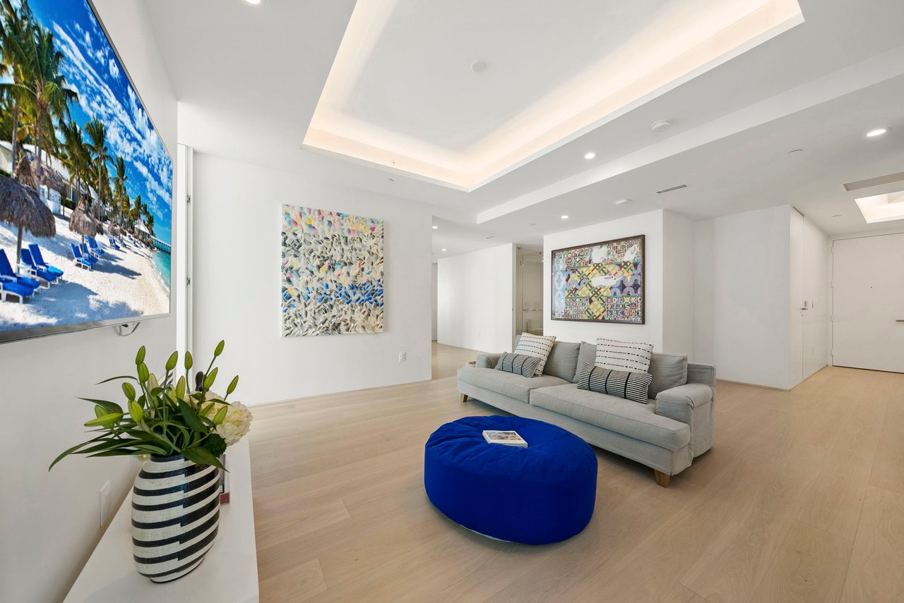 100 S Pointe Drive, Residence 1906/07