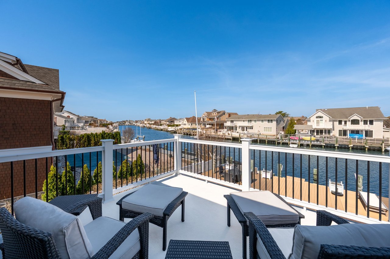 Exclusive Curtis Point Home with Pool