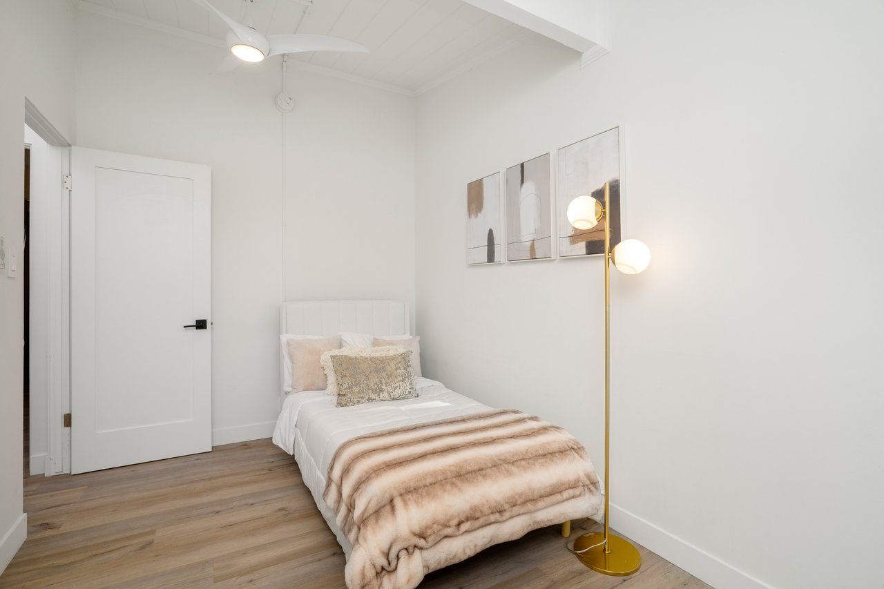 4040 Grand View Blvd #7