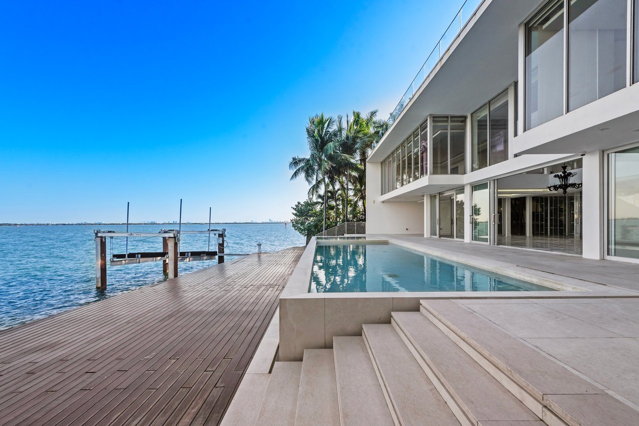 Mansion on N Venetian Way