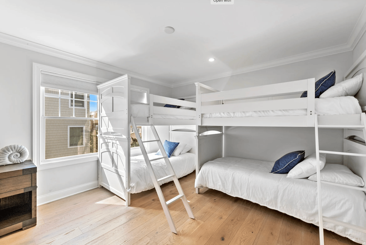 123 E. Colorado Avenue