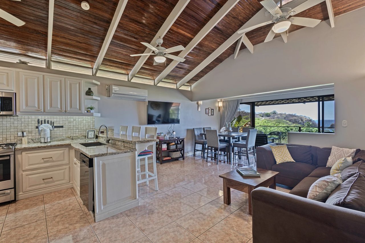 Beachfront Villa Los Almendros Ocotal
