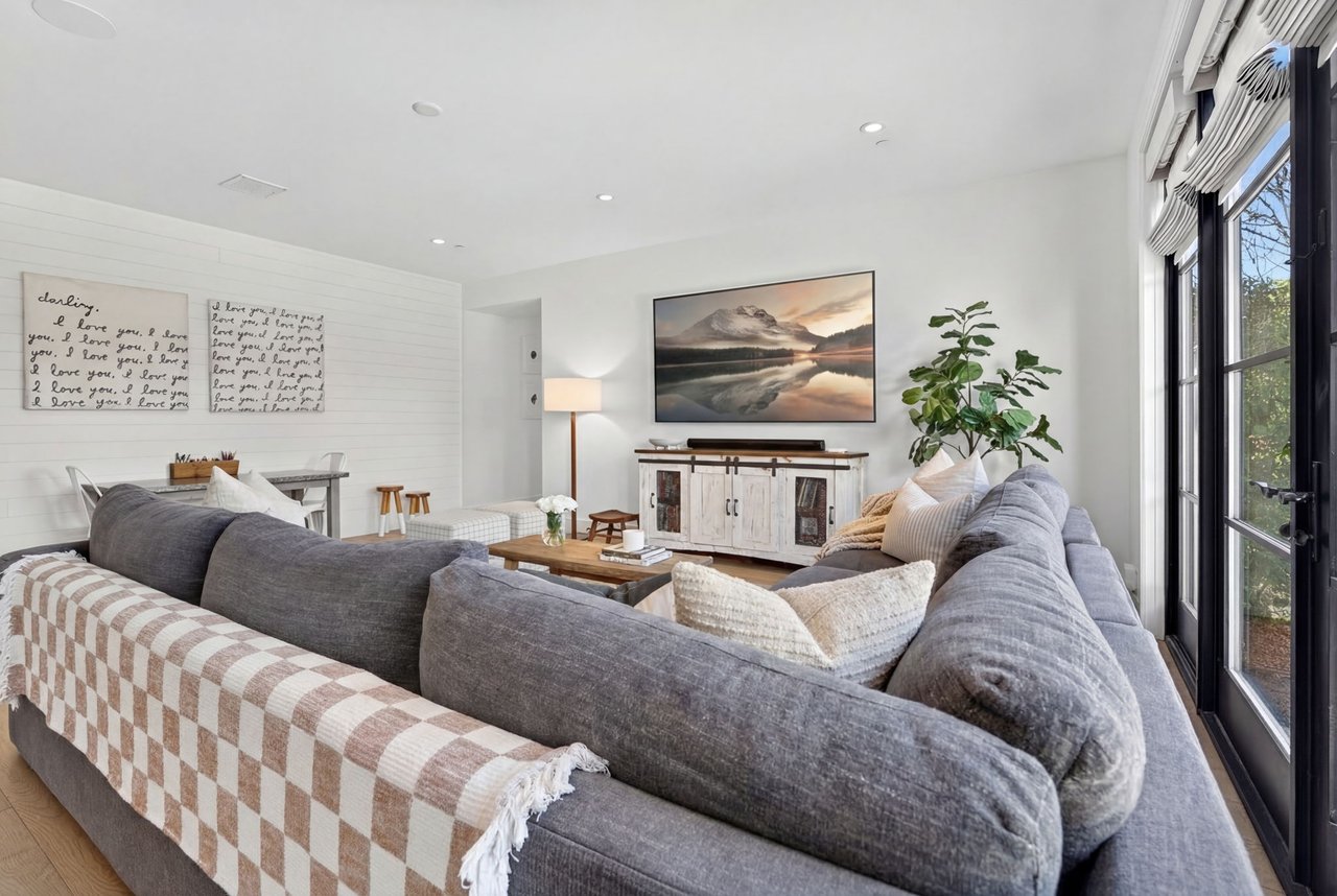 5217 E CALLE REDONDA