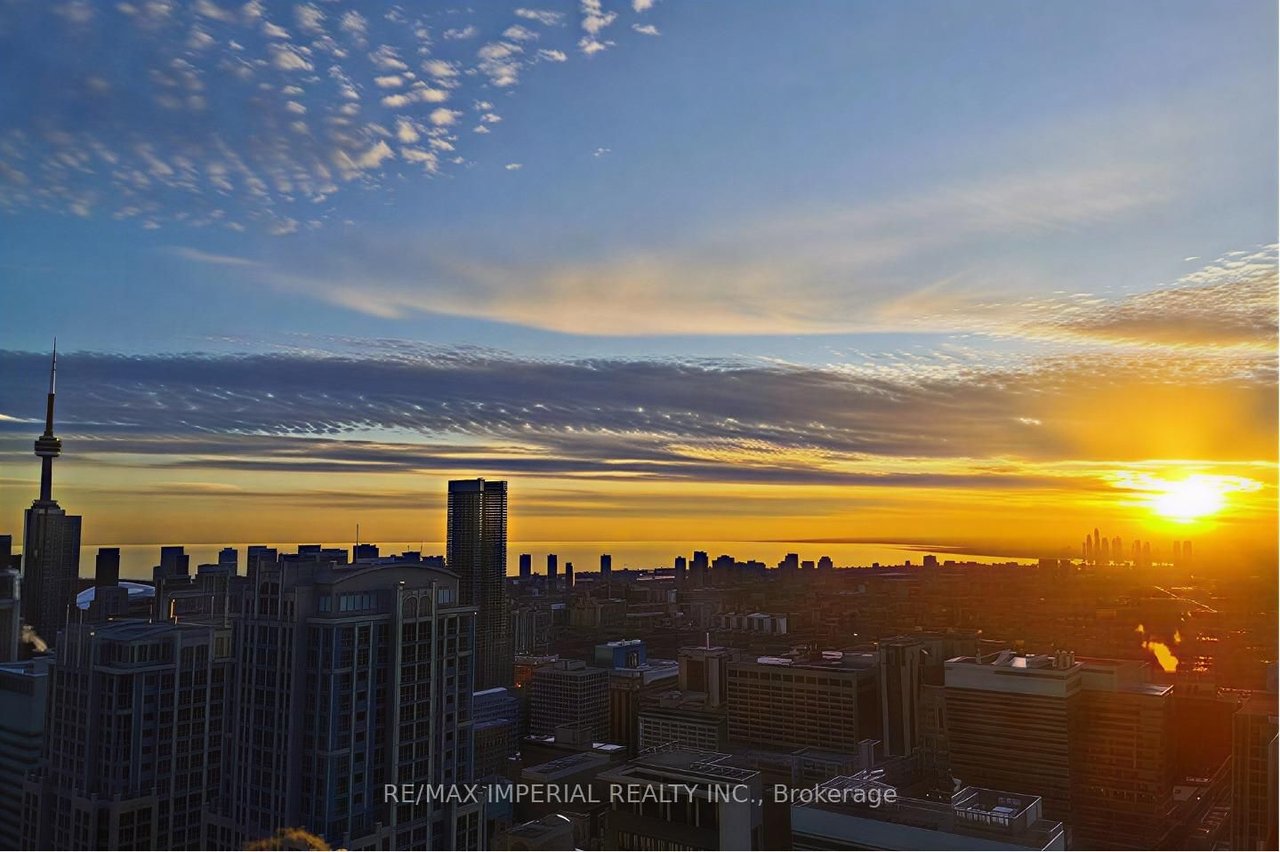 LUXURY SOUTHWEST PENTHOUSE
