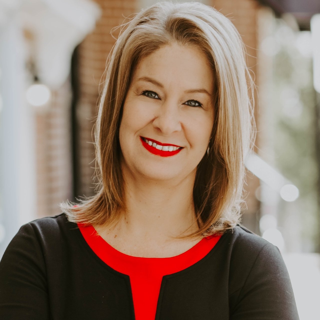 Pam Parks Charles Town, WV Real Estate Agent Headshot 