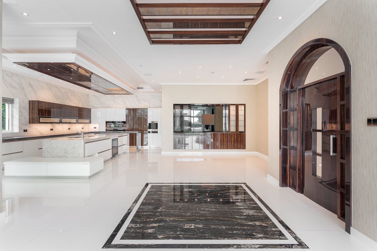 Emirates Hills Villa 