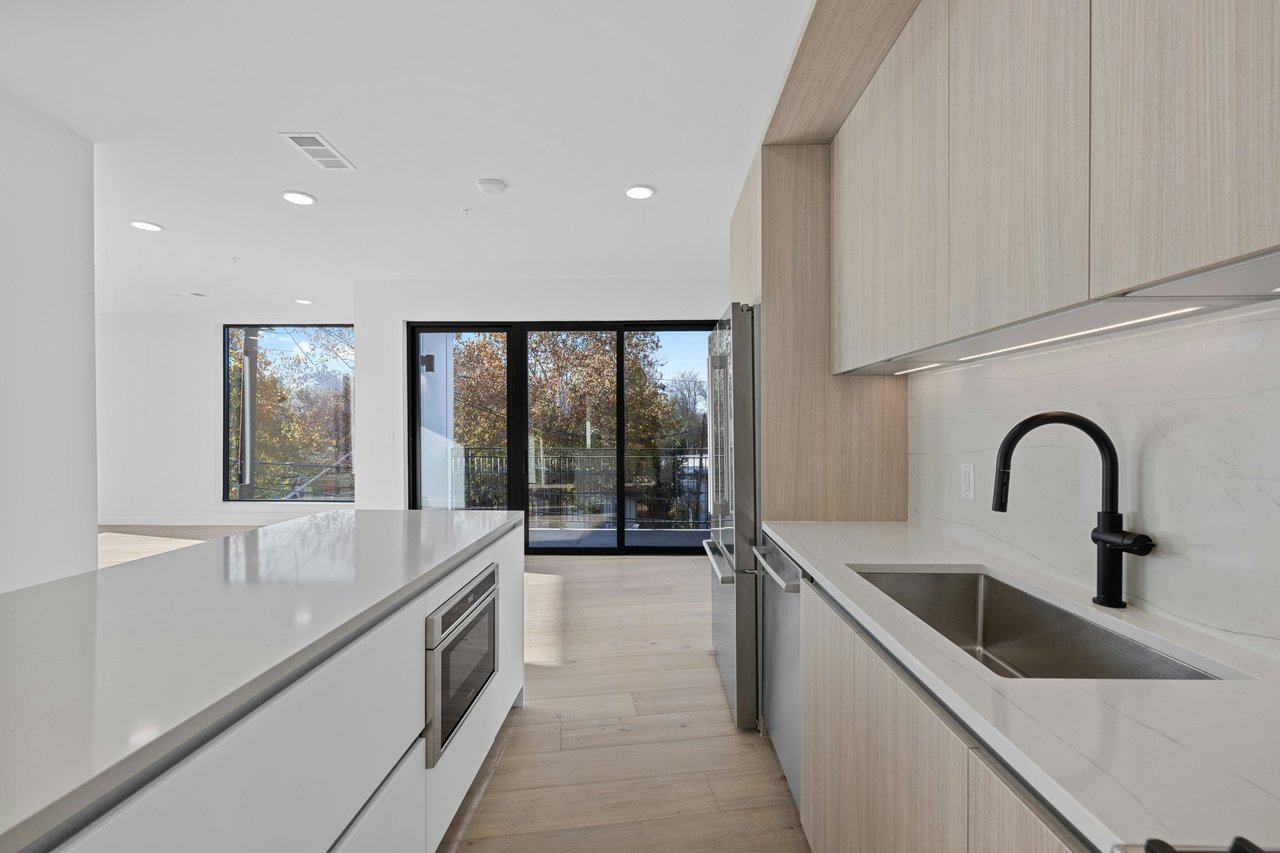 2209 S. 1st St. #221 - OneOak 