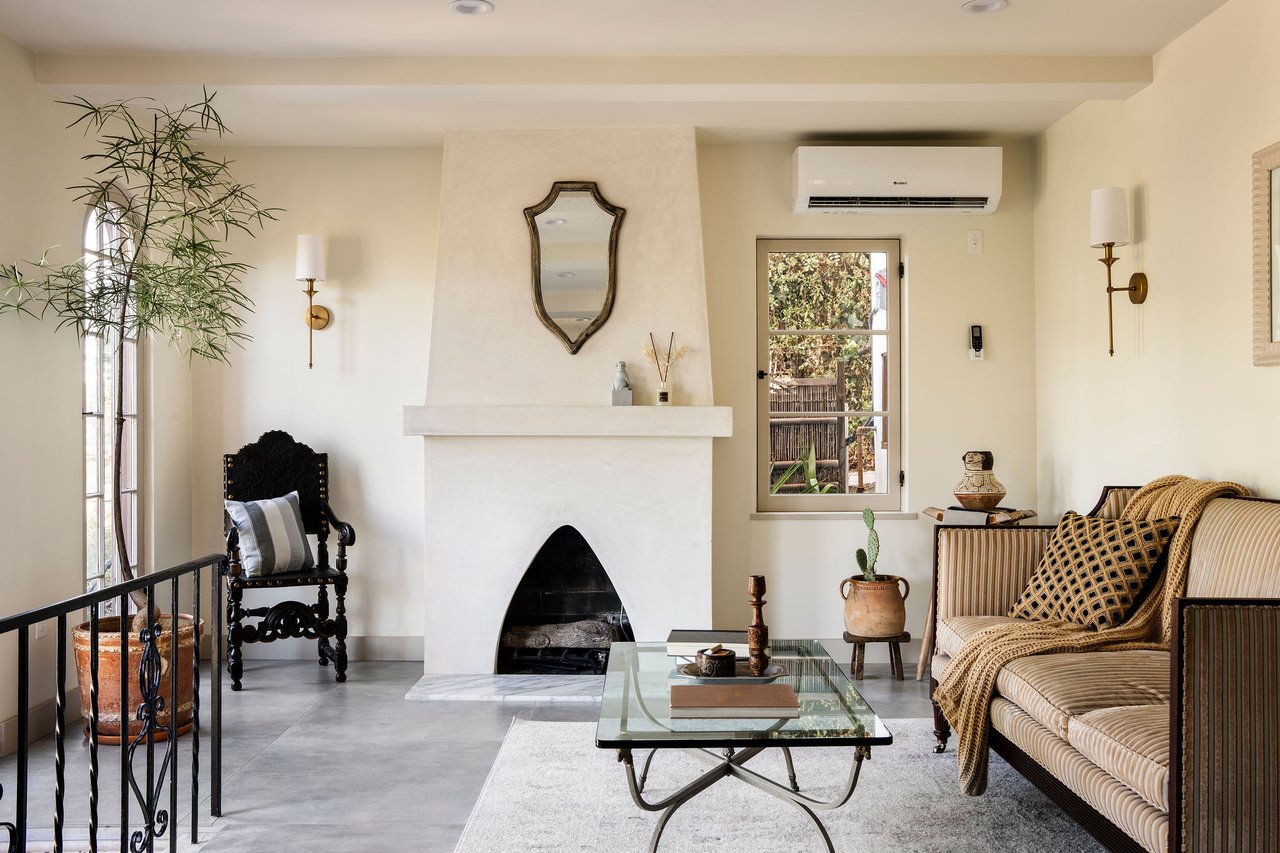 Vacant Trophy Silverlake Triplex With Reservoir Views