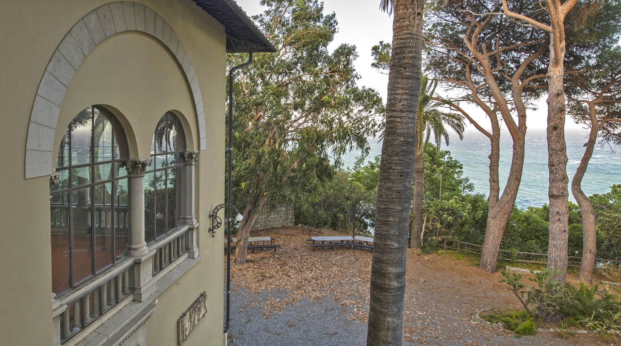 Luxury Seafront Villa in Liguria