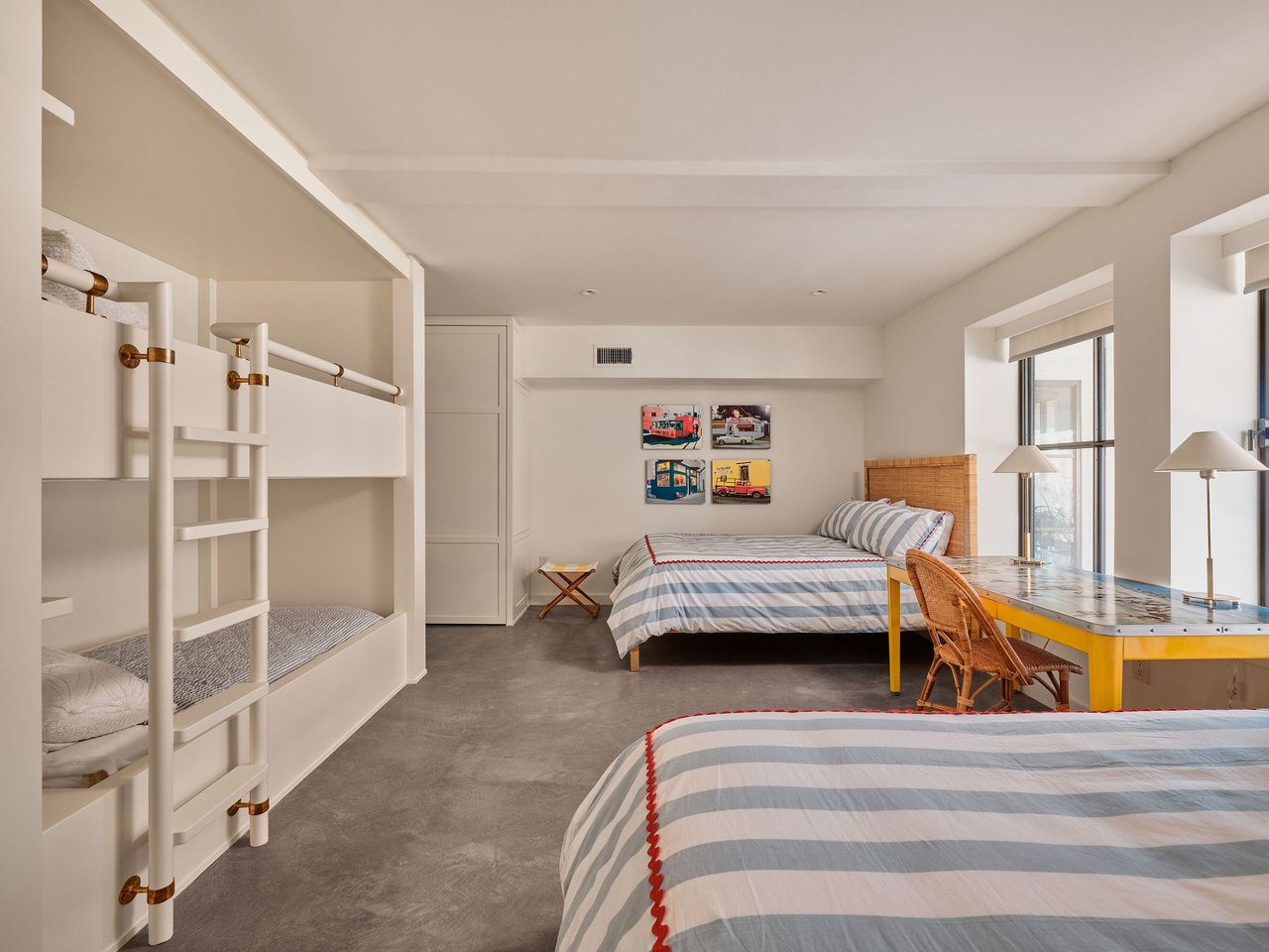 3016 Edgewater Drive