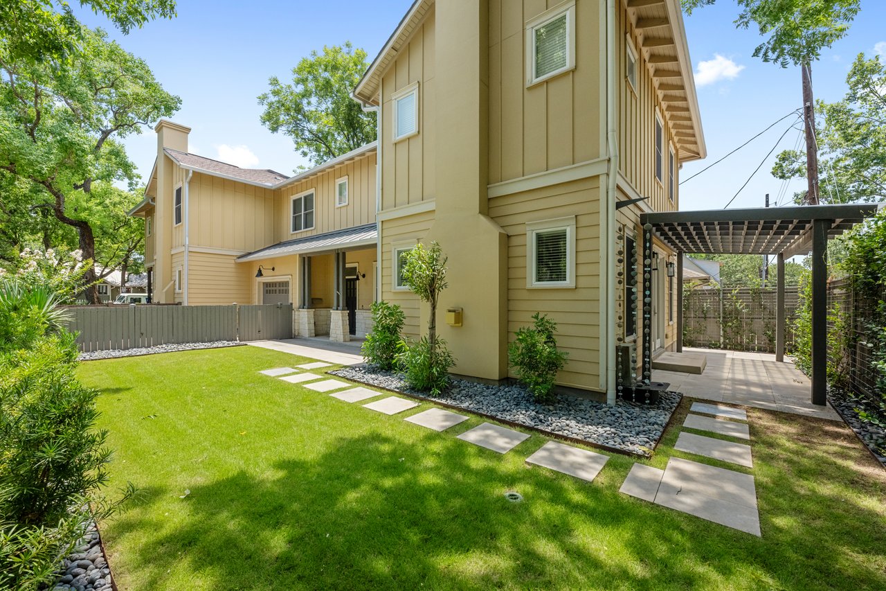 1403 W 12th Street #B