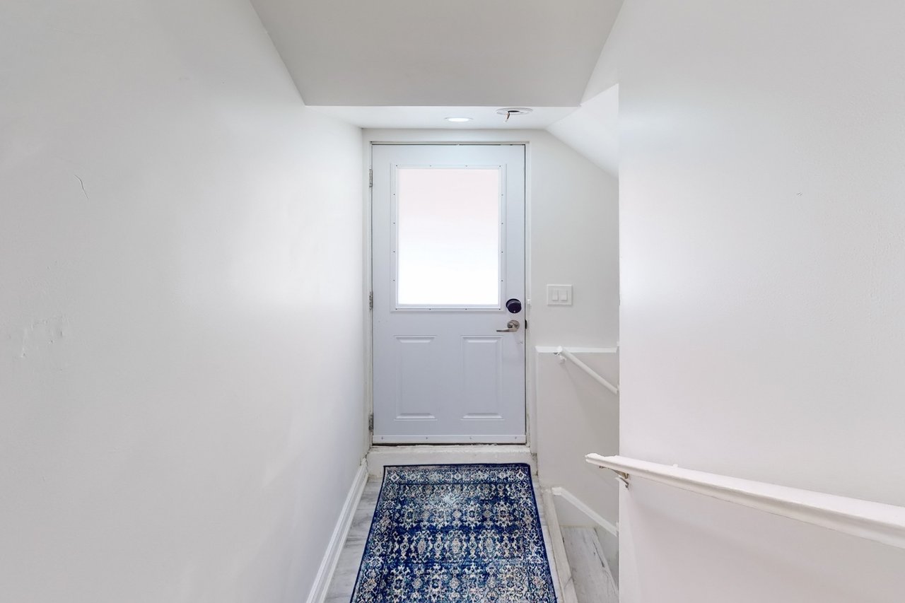 851 Clemens Crescent