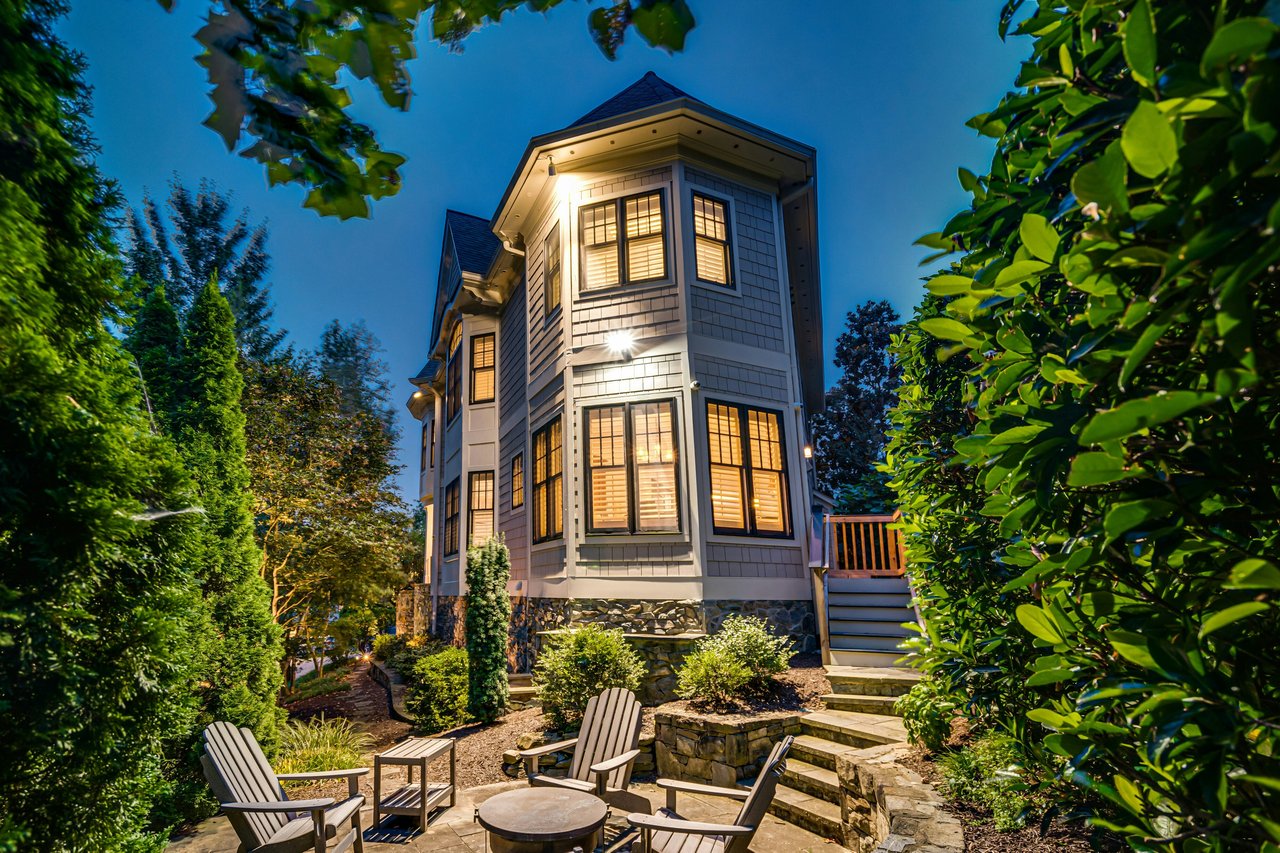 2807 1st Rd N