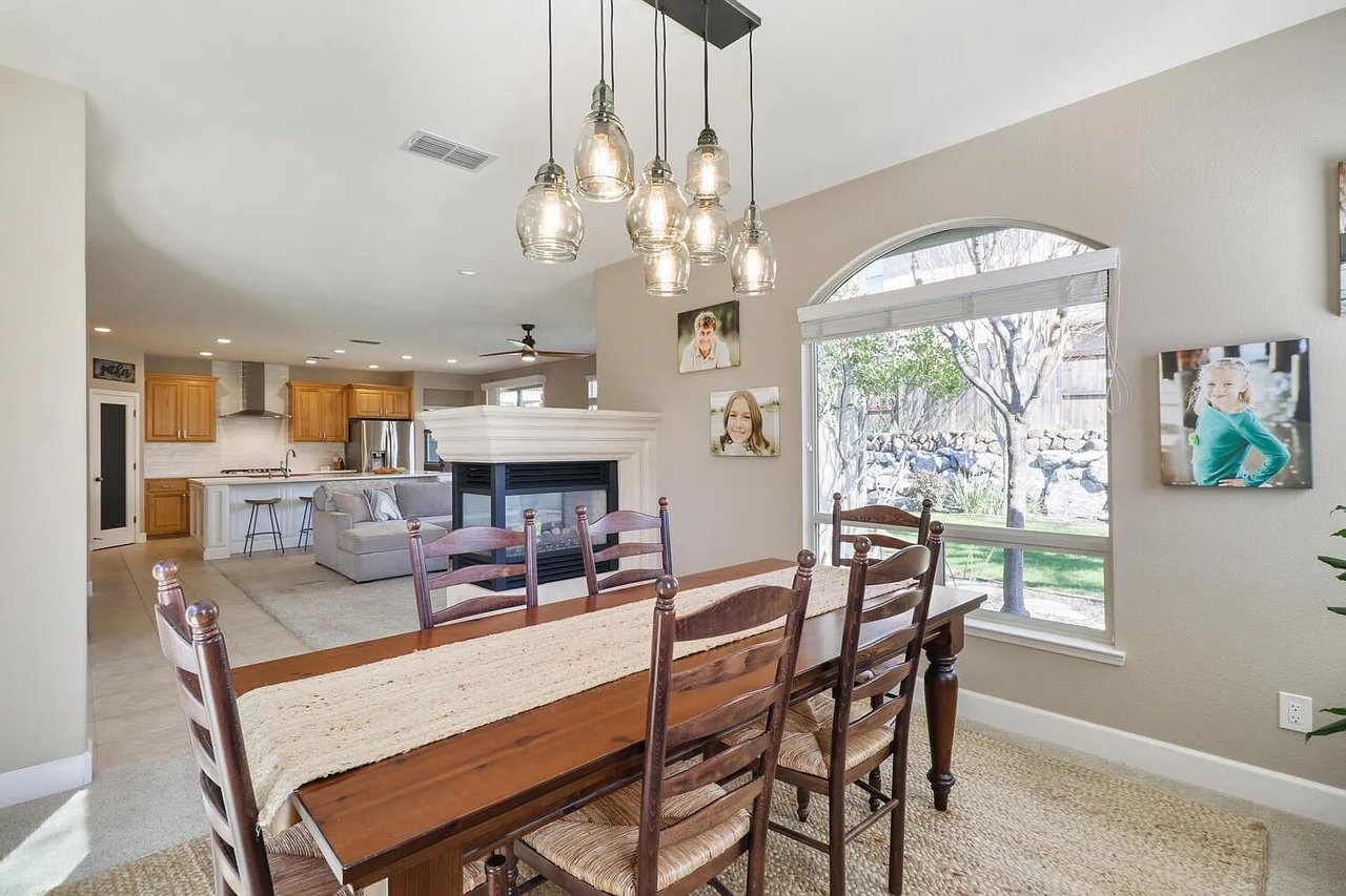 2200 Red Hawk Ct
