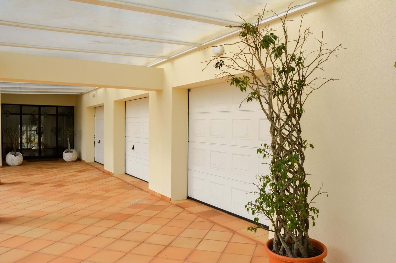 Luxury 4-Bedroom Villa with Indoor Pool – São Miguel, Azores