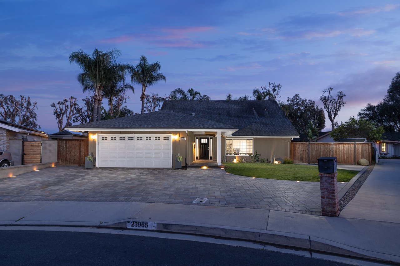 23965 Carrillo Dr